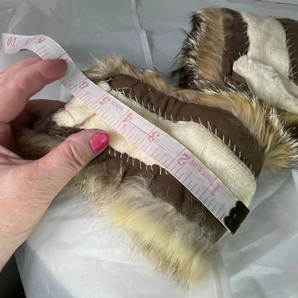 Vintage Coyote fur mitten top or coat cuffs - Picture 5 of 11